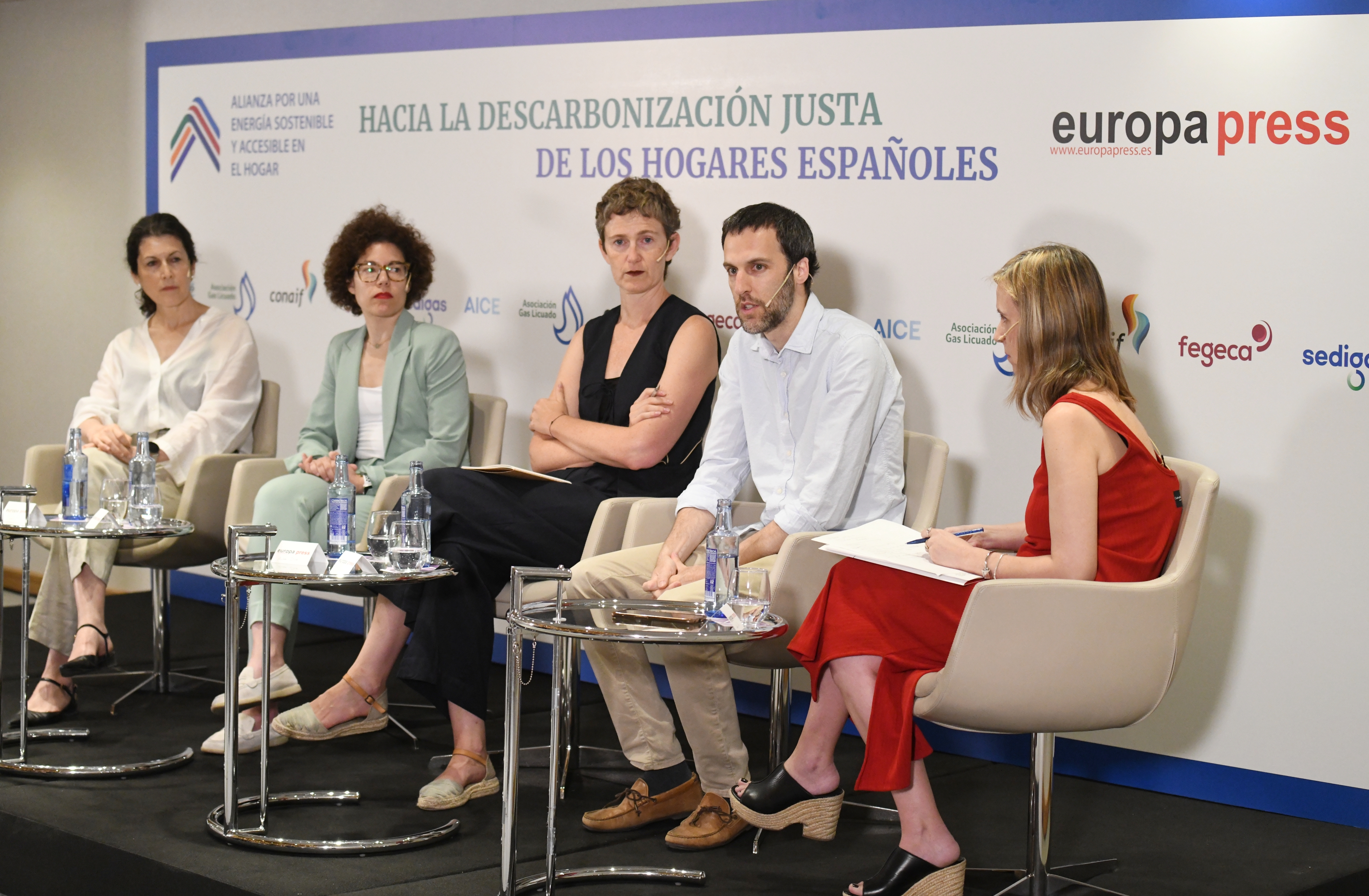 Asociaciones y empresas del sector energético se unen en AESAH por la descarbonización eficiente y accesible de los hogares