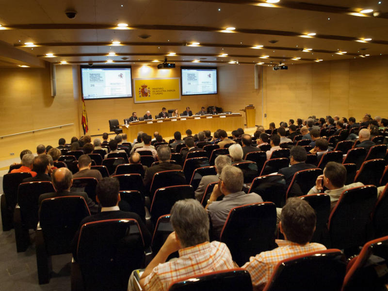 Encuentro profesional organizado por la Asociación de Fabricantes de Generadores y Emisores de Calor por Agua Caliente (FEGECA), y el Ministerio de Industria