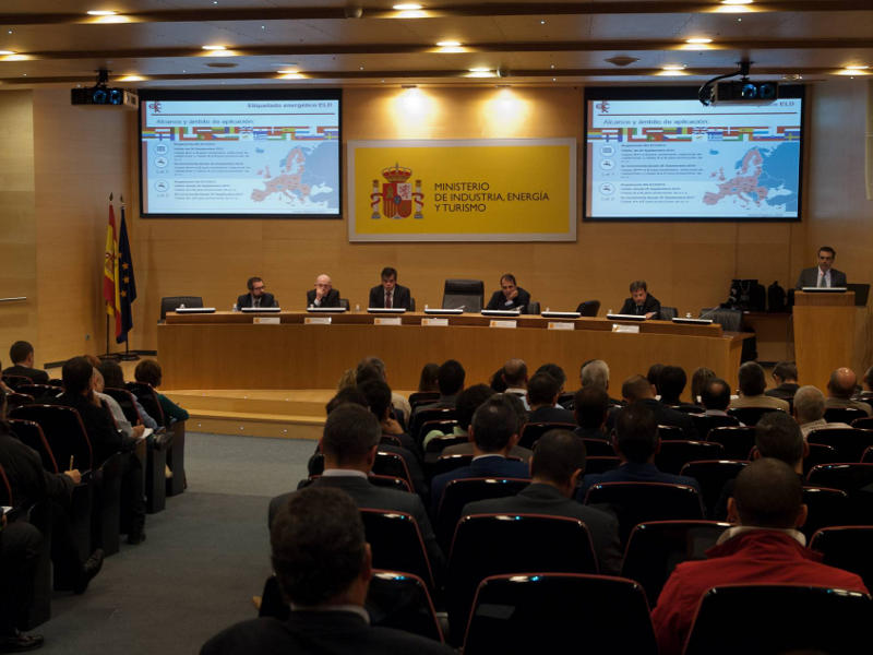 Encuentro profesional organizado por la Asociación de Fabricantes de Generadores y Emisores de Calor por Agua Caliente (FEGECA), y el Ministerio de Industria