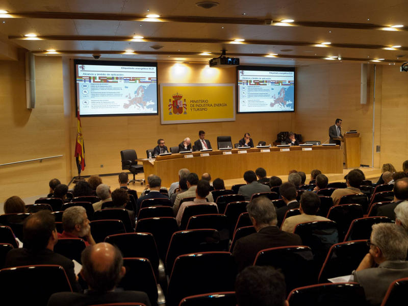 Encuentro profesional organizado por la Asociación de Fabricantes de Generadores y Emisores de Calor por Agua Caliente (FEGECA), y el Ministerio de Industria