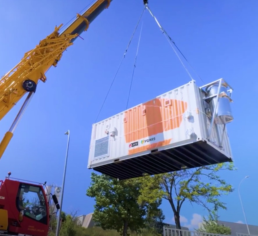 ACV-YGNIS desarrolla íntegramente en España un BOX autoportante de 2.000 kW para garantizar la continuidad energética en grandes instalaciones