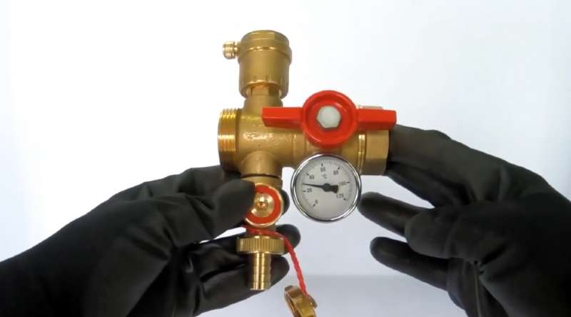 Vídeo tutorial: montaje de la válvula multifunción R269T para colectores