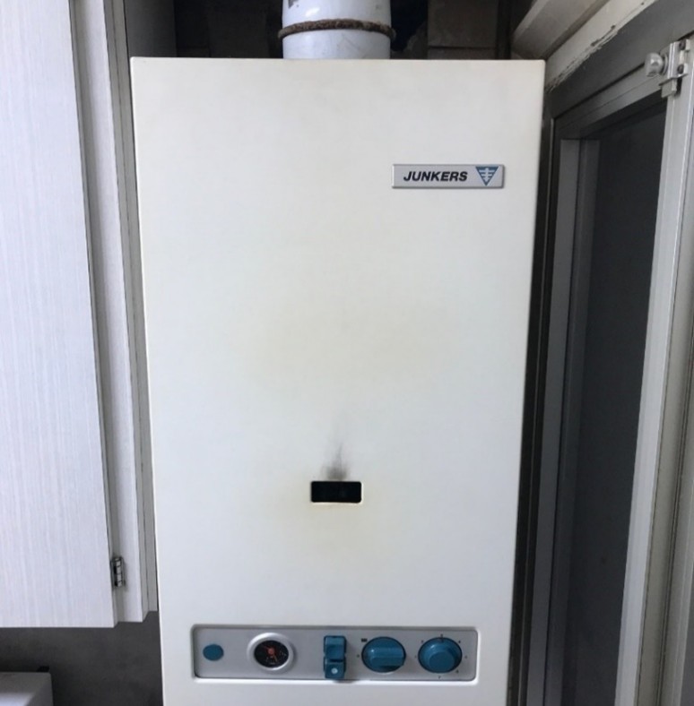 Bosch Home Comfort encuentra la caldera Junkers más antigua de España y premia su durabilidad con una nueva caldera Bosch