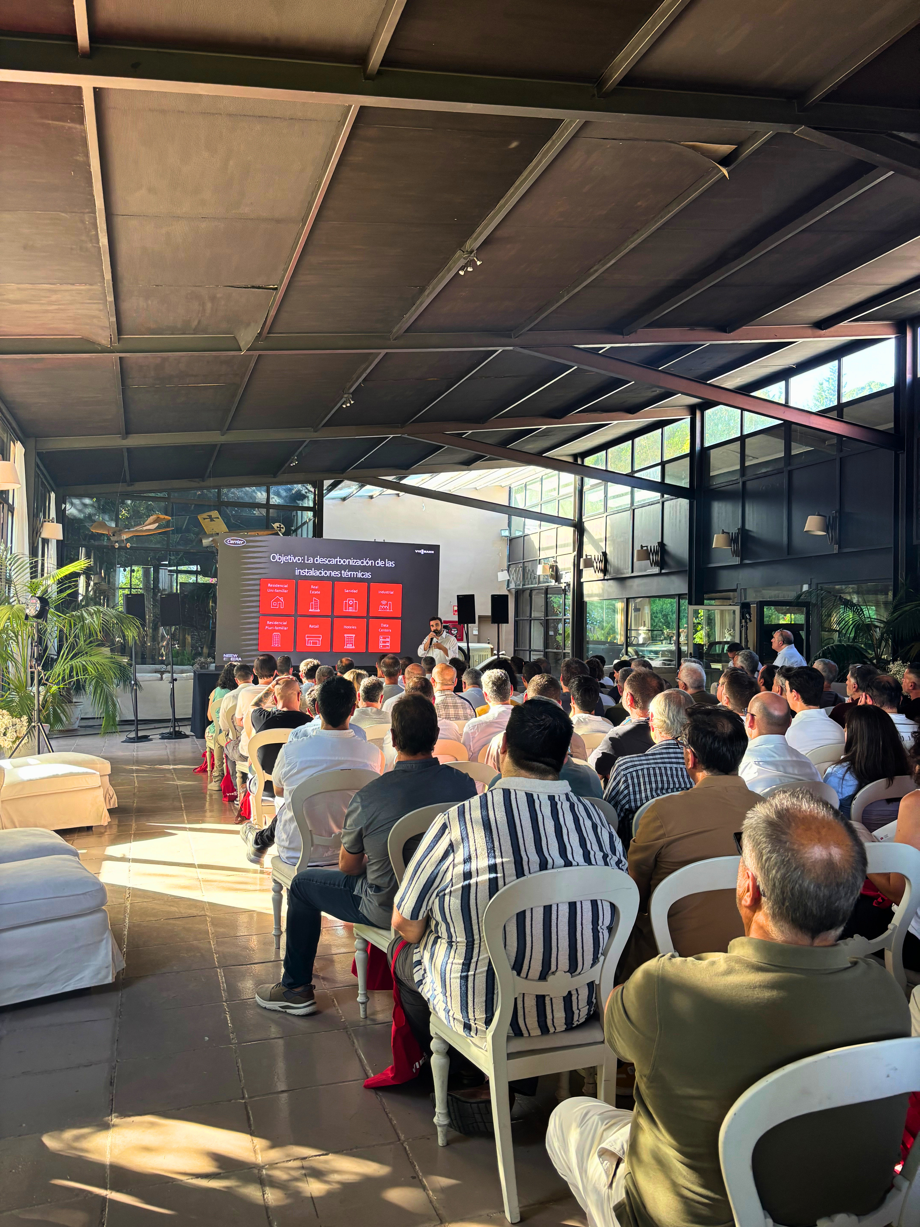 Viessmann acerca la nueva era de las bombas de calor a los profesionales con una gira por España